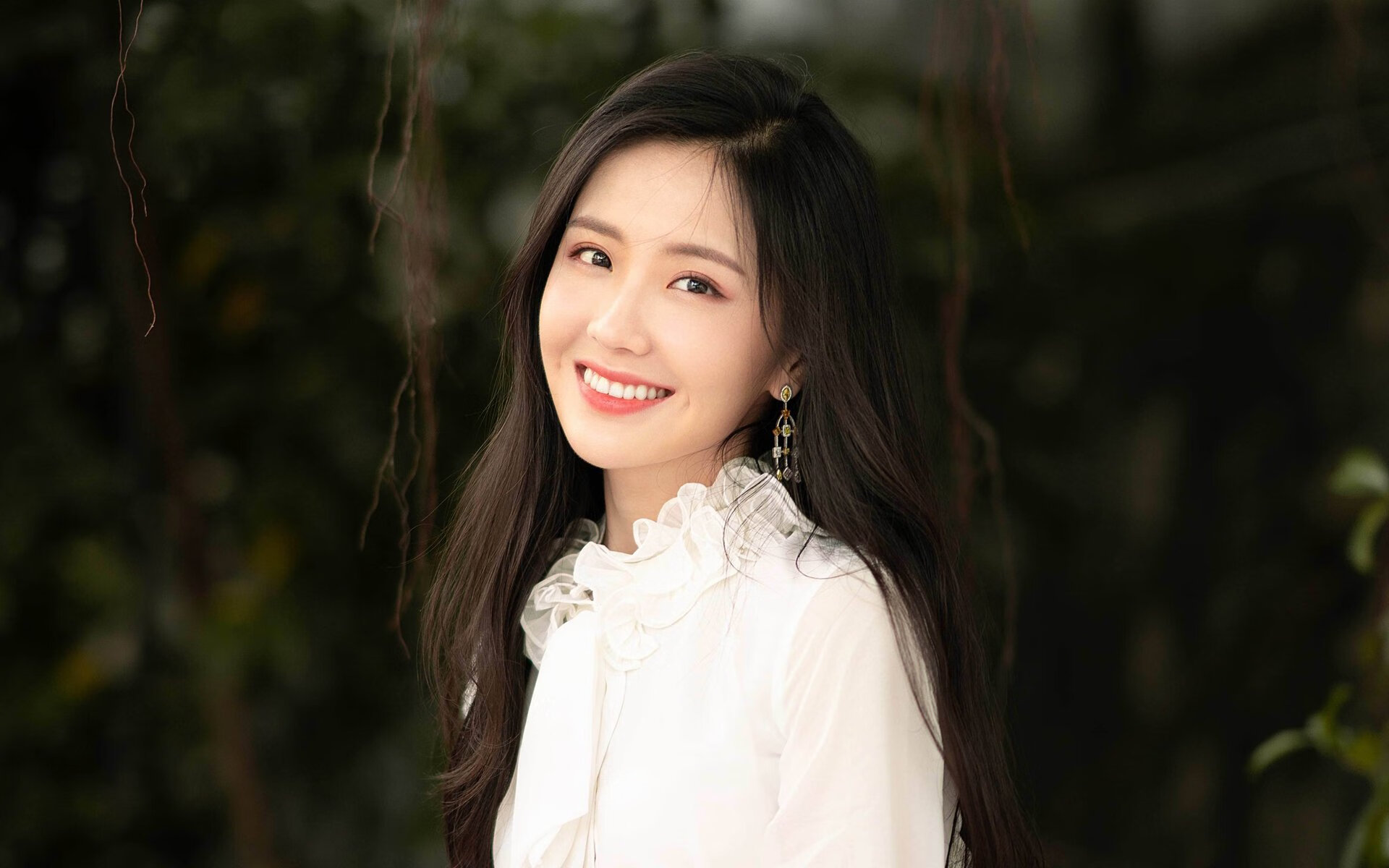 詹姆斯状态稳定连续三场砍下三十加，詹姆斯即将突破35000分